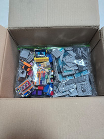 LEGO Authentic 71016 The Simpsons: The Kwik‑E‑Mart &mdash;Bonus Minfigs, No Police Car