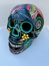 Gran calavera de azúcar pintada a mano día de los muertos México arte cerámica escultura