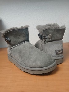 Bailey Button Mini Ugg | eBay