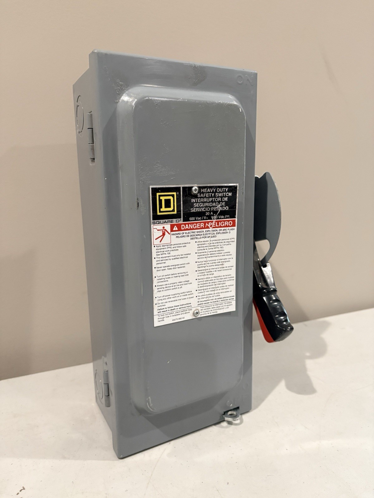 Square D H361N Fusible Heavy Duty Safety Switch w Fuses 30A 3P 3PH 600V Type 1
