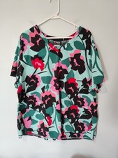 Women's Floral Grey's Anatomy Scrub Top in Size 3xl
