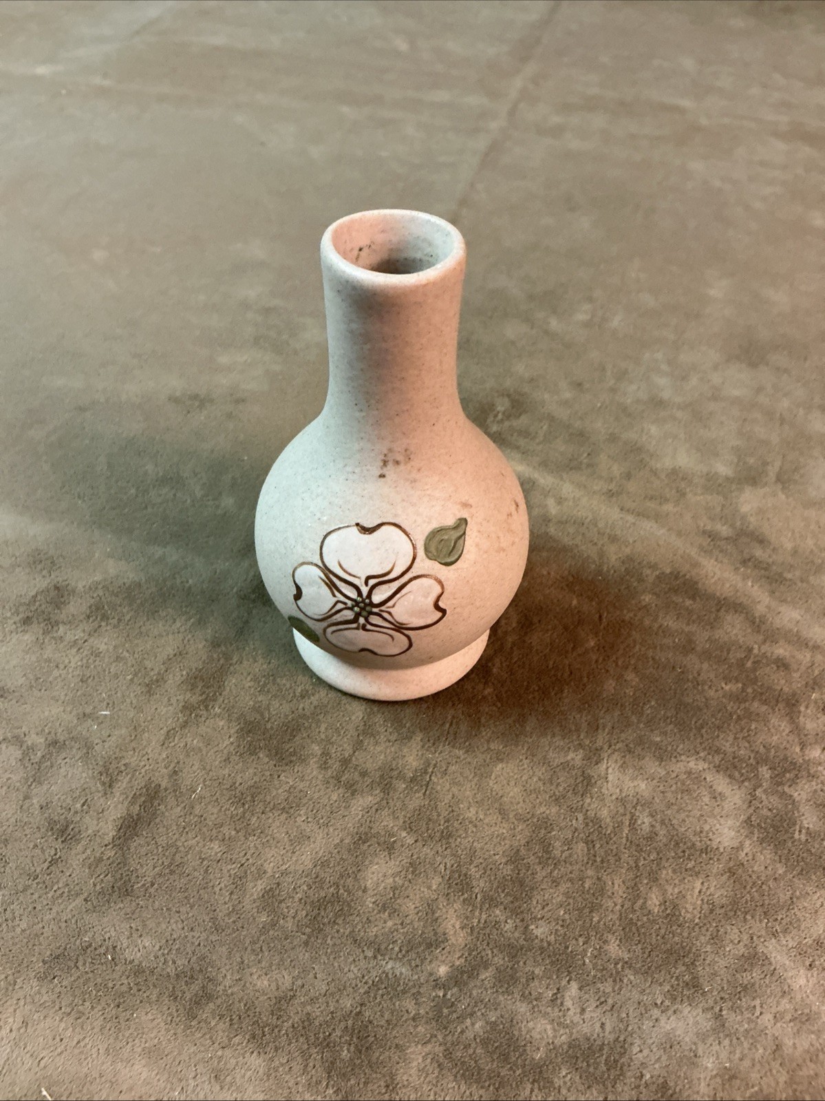Vintage pigeon Forge Tennessee art pottery dogwood vase number Two speckled