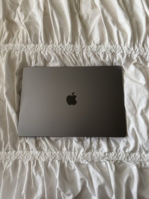 New MacBook Pro 16in M2 Pro Chip