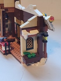 LEGO Creator Expert: Santa's Workshop 10245 Christmas Winter Village incomplete