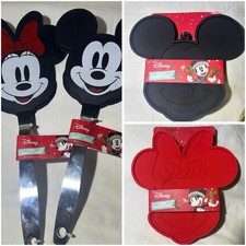 Disney Mickey and Minnie Mouse 4 Silicone Trivets and 4 Shaped Turned NEW 