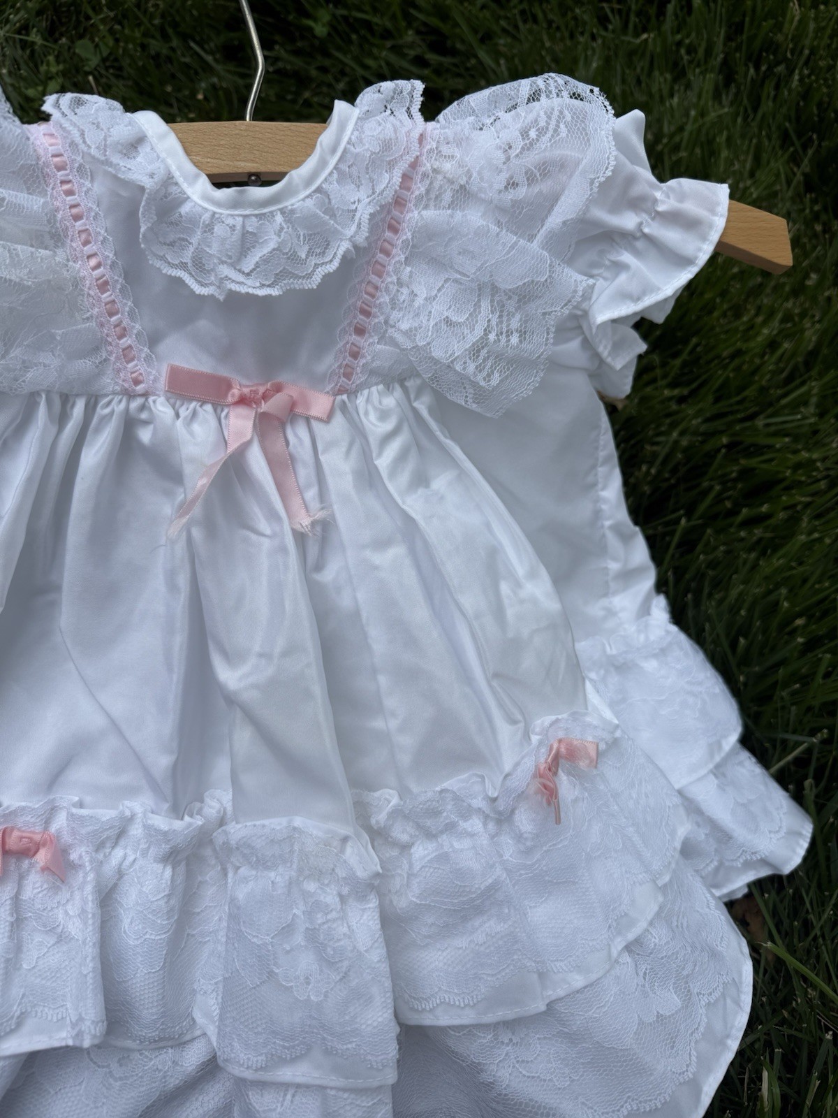 Mothercare Vintage Girls Dress 18mo White With Lace Trim & Ruffles