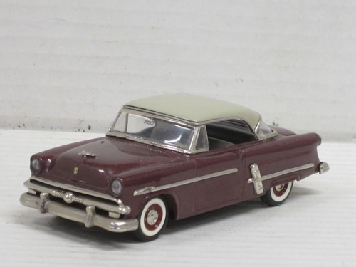 Ford Sunliner Coupé 1953 lila ohne Box Buby Collectors Classics 1:43 SAMPLE