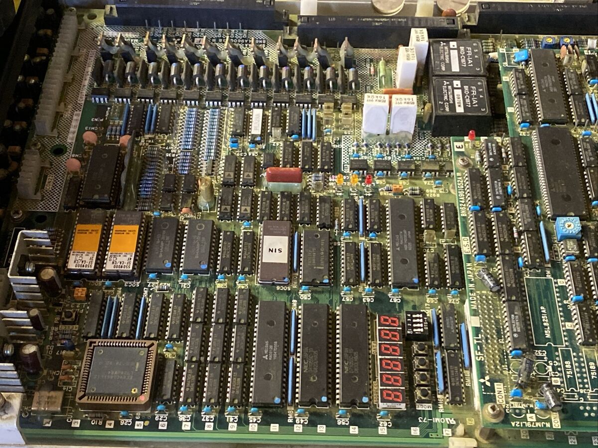 Mitsubishi FREQROL 22kW Spindle Amplifier Drive FR-SF-2-22K Mitsubishi FREQROL 22kW Spindle Amplifier Drive FR-SF-2-22K