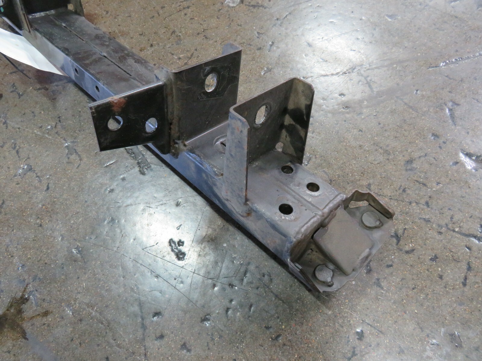 Maserati Granturismo, Quattroporte, Rear Cross Member Bracket, Used, P/N 239078