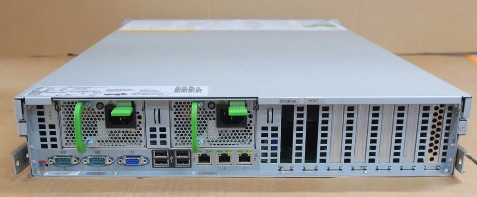 Servidor Fujitsu PRIMERGY RX300 S5 1x Quad-Core Xeon E5540 6 GB Ram 2x 146 GB HDD 2U Foto 2 de 3