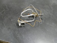 bruleur + valve   pour cuisinière Indesit model is67g1kmw/e  (occasion)