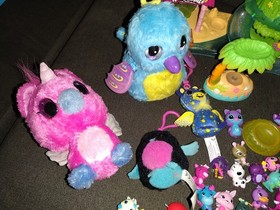 95 Hatchimals CollEGGtibles Lot Figures Hatchery Nursery Tree Playset Case