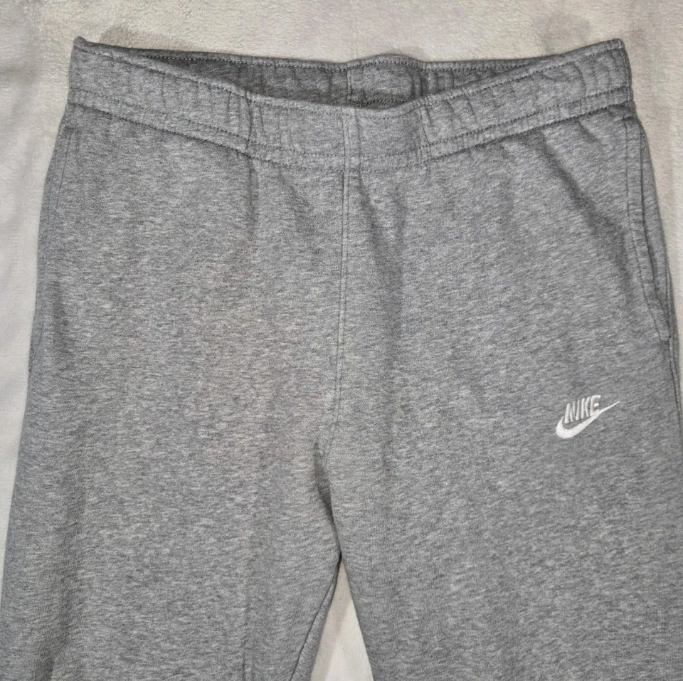 Pantalones Nike Sportswear Club gris polar para hombre medianos 31x27 Foto 4 de 4