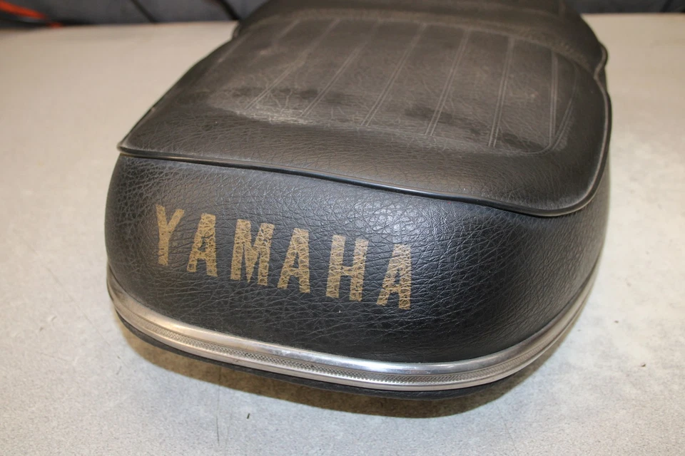 1975 Yamaha XS650 FRONT DRIVERS SEAT 1408.ZP - Image 4 of 4
