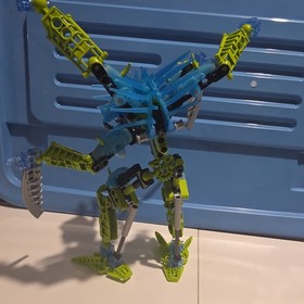 LEGO Bionicle Nocturn 8935 complete set + 2 yellow squids Barraki King + manual