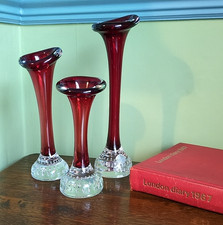 3 MCM ASEDA RED GLASS BUD VASES ~ JACK IN THE PULPIT BUBBLE GLASS BASE SWEDEN