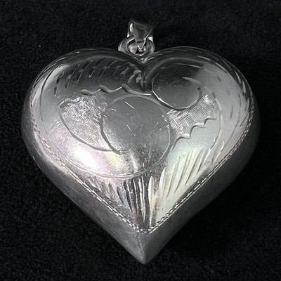 Großer Vintage Puffy Herz Anhänger Nachlass Sterlingsilber handgeätzt Liebesmedaille
