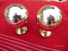 Belle paire de boules d'escalier ou autre en laiton
