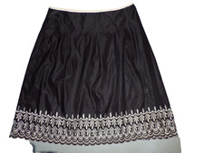 Old Navy A-Line Skirt Womens 6 Black Embroidered Scalloped Hem Low Waist Pleated