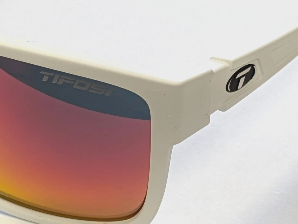 Gafas de sol Tifosi Optics Hagen XL blanco mate, con lentes espejadas rojas humo, #289 Foto 3 de 4