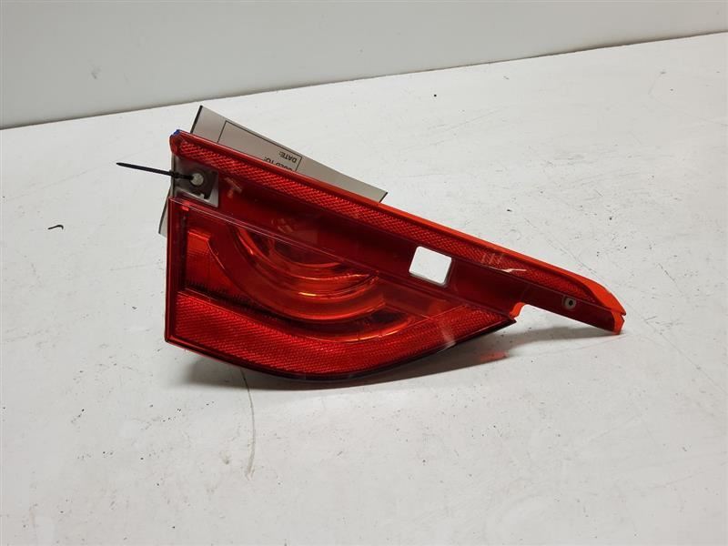 2016-2019 JAGUAR XF TRUNK MOUNTED LEFT TAIL LIGHT CHIPPED CORNER