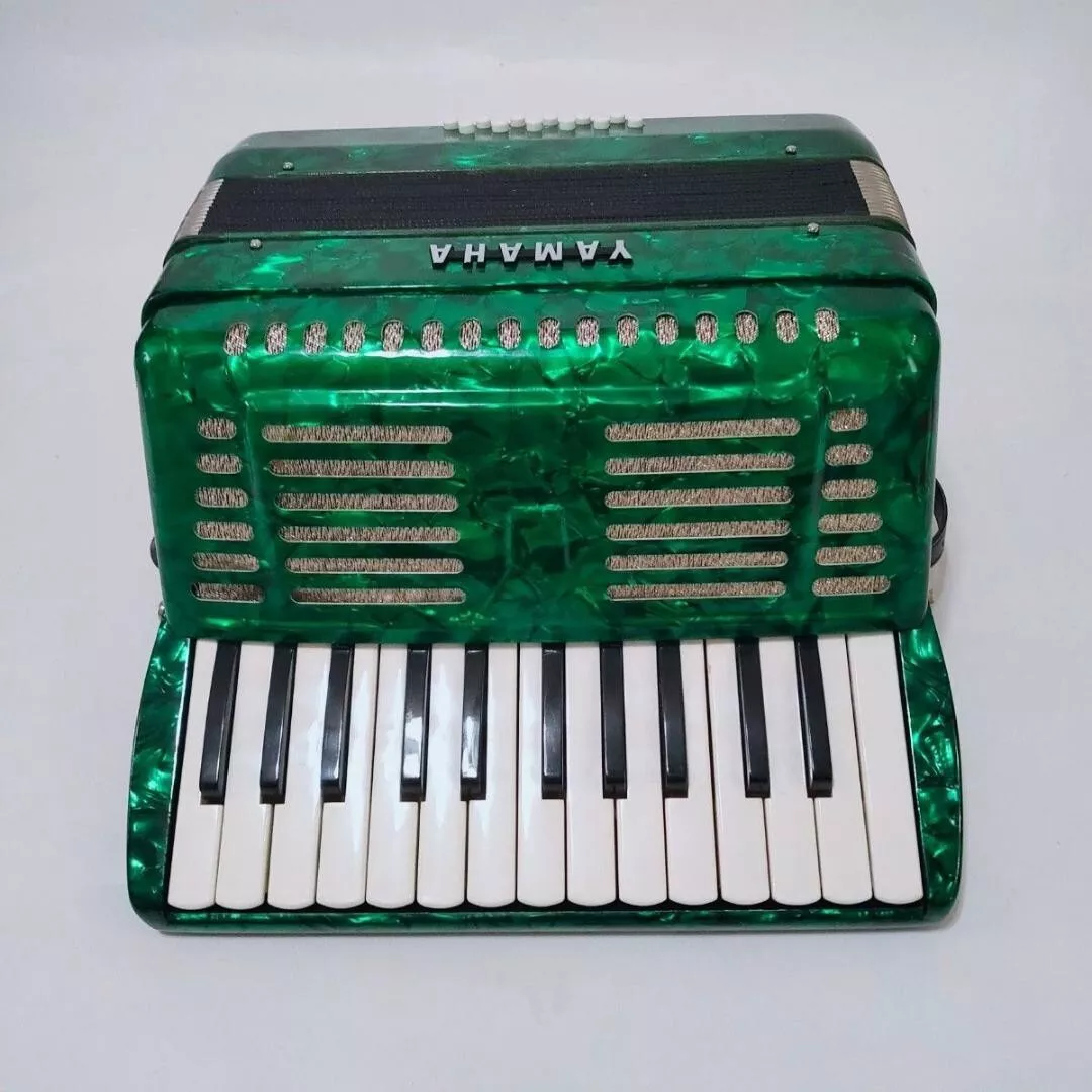 YAMAHA Accordion for Solo 25 Keys Bass 12 YA-12 Green Very Good Condition  Japan