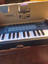 Novation FLkey Mini 25-Key MIDI Keyboard Cont...
