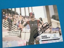 cycling paris roubaix cyclisme 2022 dylan van baarle signe