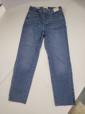 New Women's Mid-Rise 80's Slim Fit Jeans - Universal Thread  Size 8