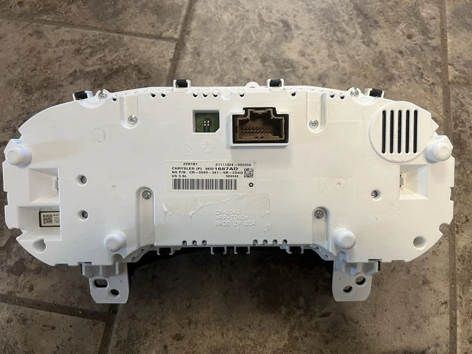 Jeep Grand Cherokee Overland 2018 OEM cuadro de instrumentos Foto 3 de 3