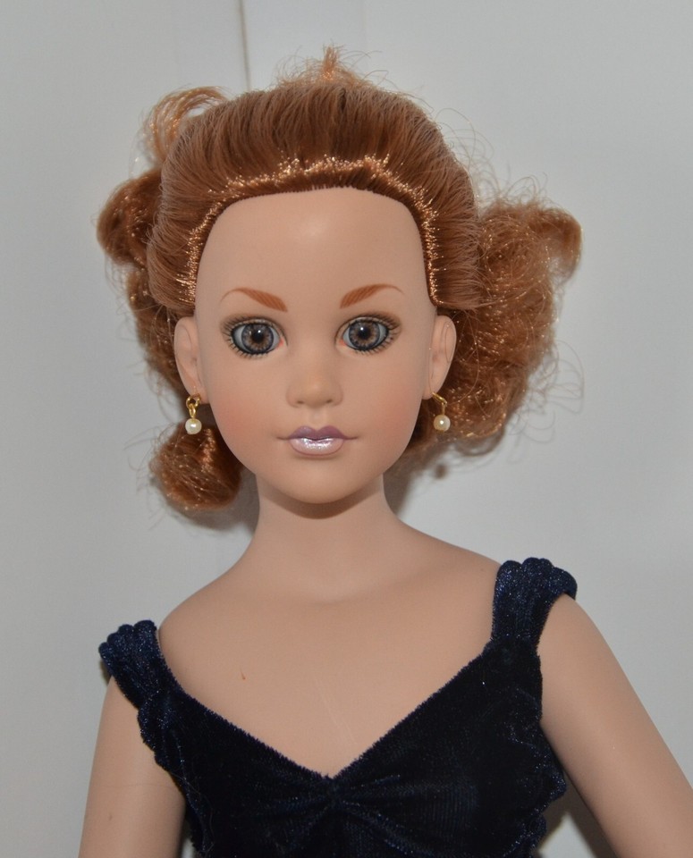 Robert Tonner 1999 Kitty Collier ? 17" Doll Red hair Navy velvet gown