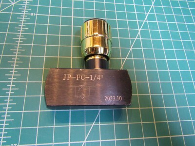 1   Flow Control Valve, Carbon Steel, 5000 PSI, 1/4 NPT Port. NEW