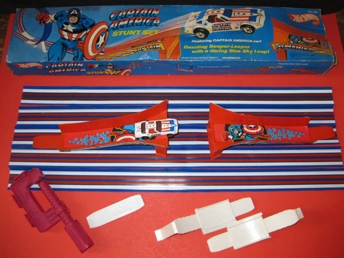 VINTAGE HOT WHEELS 1978 CAPTAIN AMERICA STUNT SET * COMPLETE