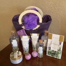 Spa Luxetique Lavender 10 Piece Spa Goodies Purple Tote See Discription