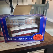 EFE 12305 DL De Luxe ELLEN SMITH Harrington Grenadier Coach 1:76 AINTREE RACES