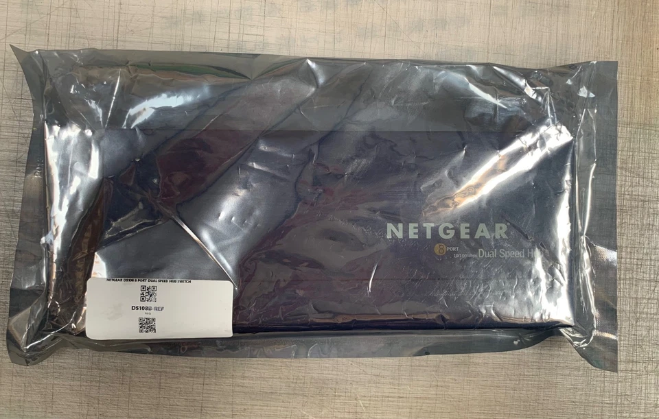 Netgear DS108 8-Port Dual Speed Hub 10-100 Mbps Without AC Adapter - NEW - Image 2 of 3