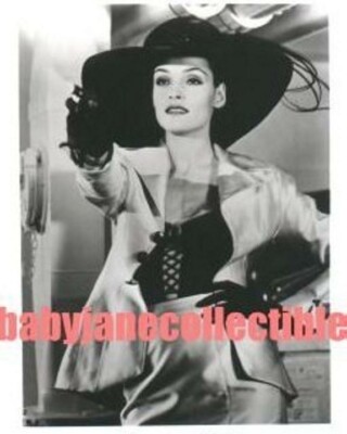 JAMES BOND GIRL FAMKE JANSSEN GOLDENEYE Photo (bv1-10)