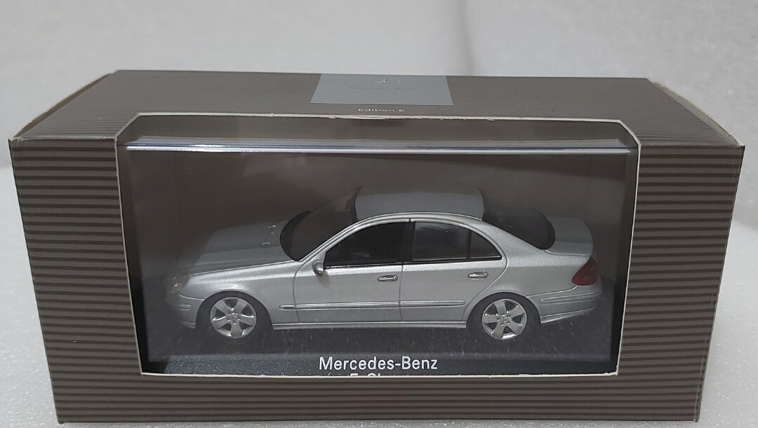 Mercedes-Benz E-Class 2007 W211 Silver 1:43 Minichamps Mercedes-Benz E-Class 2007 W211 Silver 1:43 Minichamps