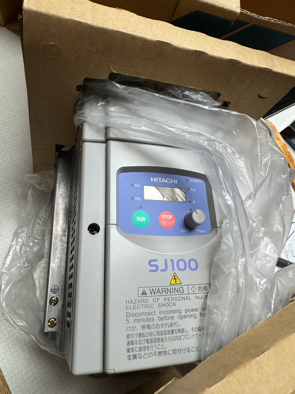 Hitachi SJ100-004HFU Variable Frequency Drive w/Filter-1/2 HP - 0.4 kW, NEW, NEW