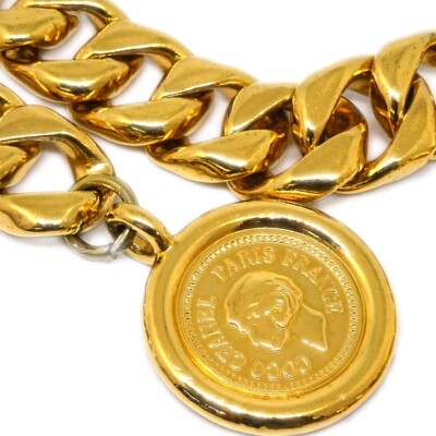 Chanel Medallion Chain Belt Gold Small Good 182530 s-l400.jpg main image 2