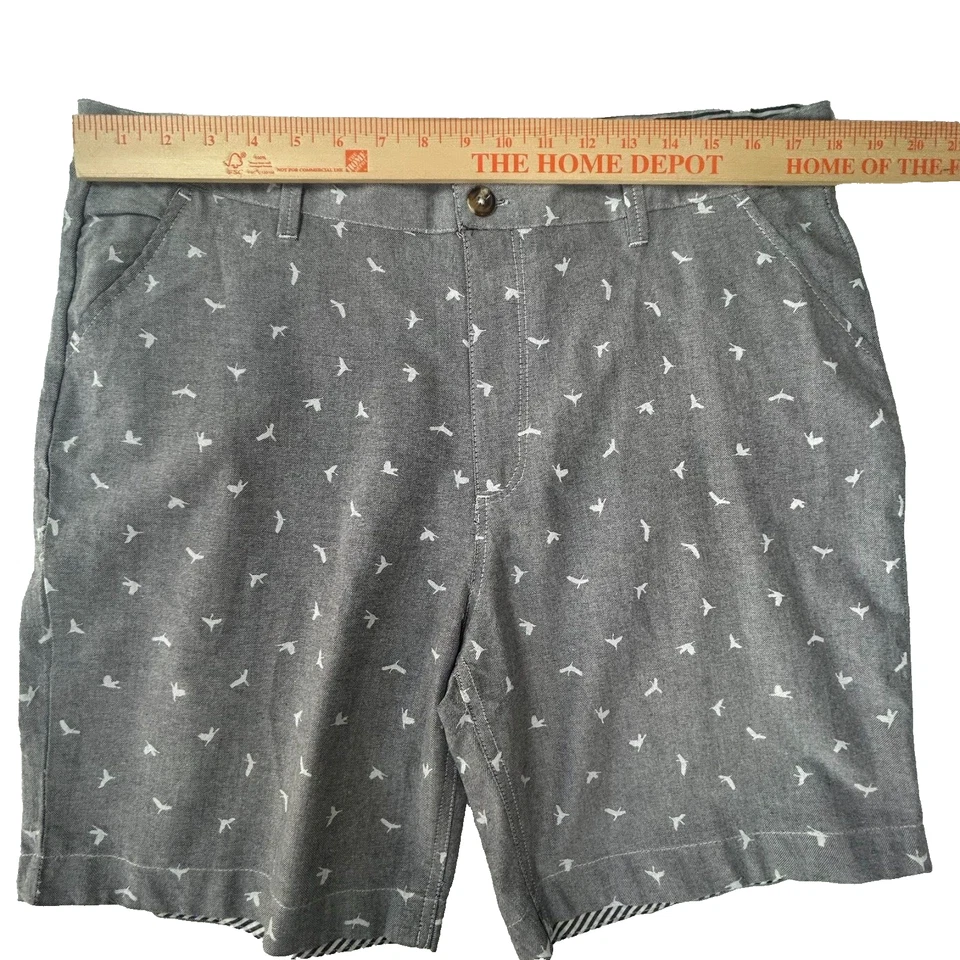 Sovereign Code Men's Gray Flat Front Bird Print Chino Shorts Size XL NWT - Image 4 of 4