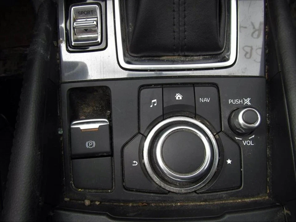 Mazda 6 2016-2017 panel de control de radio navegación montado en consola OEM Foto 4 de 4