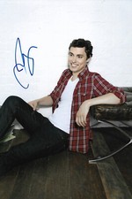John Francis Daley "Bones" autograph signed 20x30 cm picture