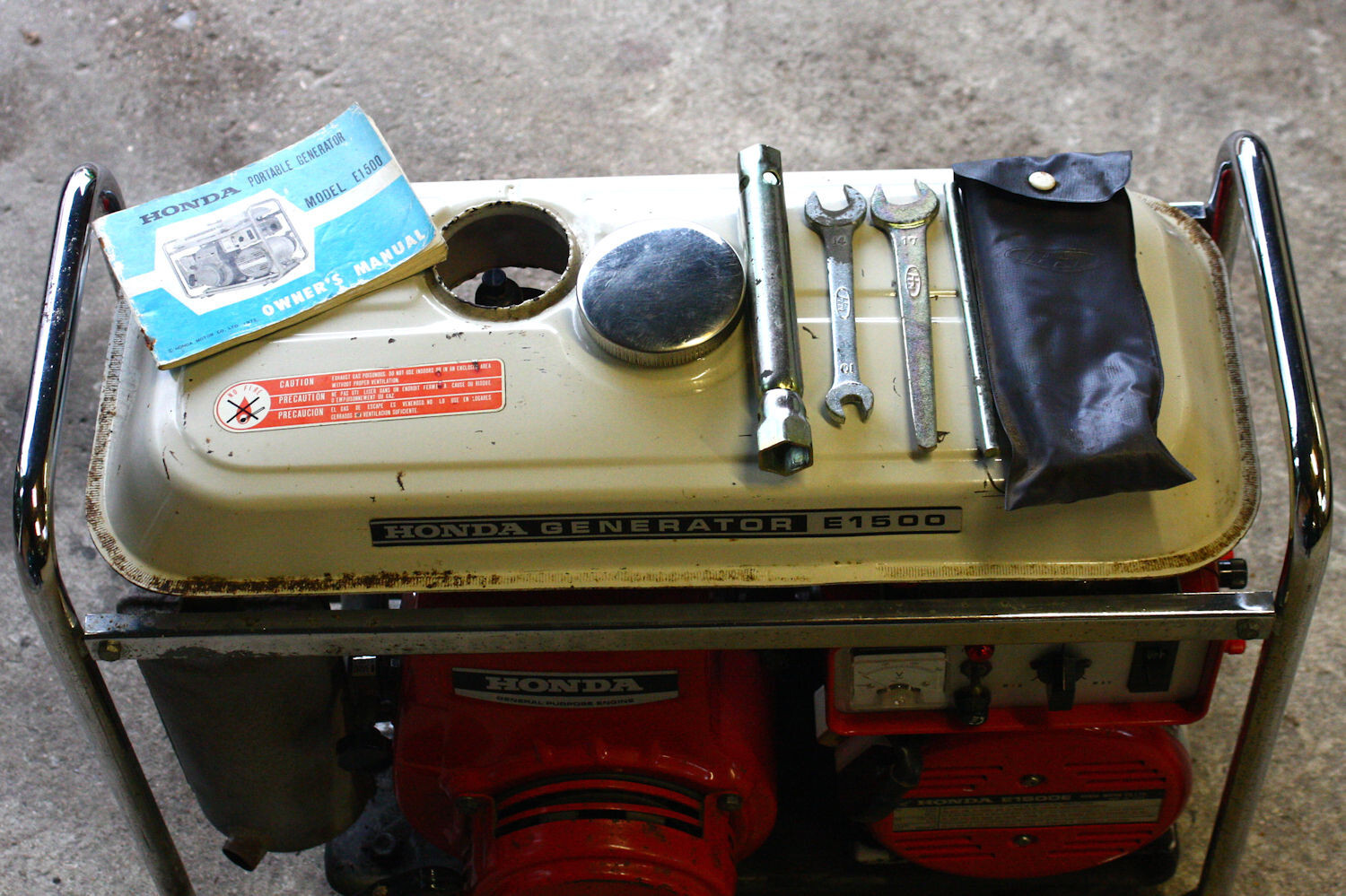 Vintage Honda generator E1500 with G40 engine. Clean, complete but won