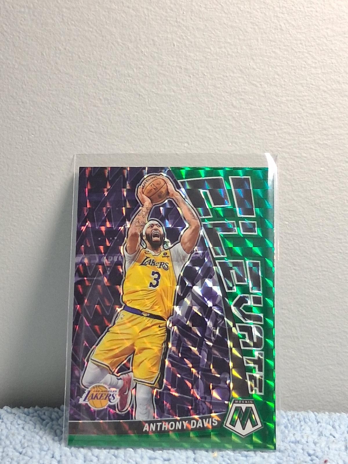 2021-22 Panini Mosaic Anthony Davis Elevate Mosaic Green #10 Lakers
