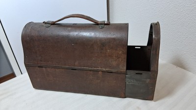 VINTAGE SLIDE OUT PULL OUT METAL LUNCH BOX UNIVERSAL F. F. & C.