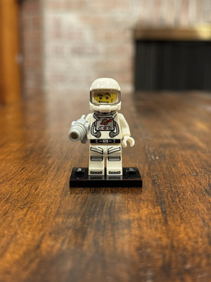LEGO Series 1 Collectible Minifigures 8683 - Spaceman