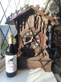 LARGE ANTIQUE BLACK FOREST TRUMPETER TABLE CUCKOO CLOCK WORKING TLC