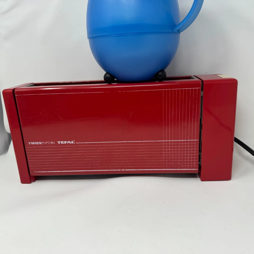 Tefal Grueso "N" Delgado, Rojo Ranura Larga 4 Rebanadas Retro Años 80 Tostadora y Sartén para Pasteles Foto 4 de 4