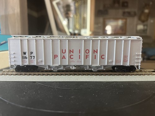 HO Scale zusammengebautes Walthers Union Pacific 2 Bay Luftschieber, WP 11677 | Zustand: Used